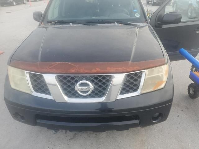 2005 Nissan Pathfinder LE