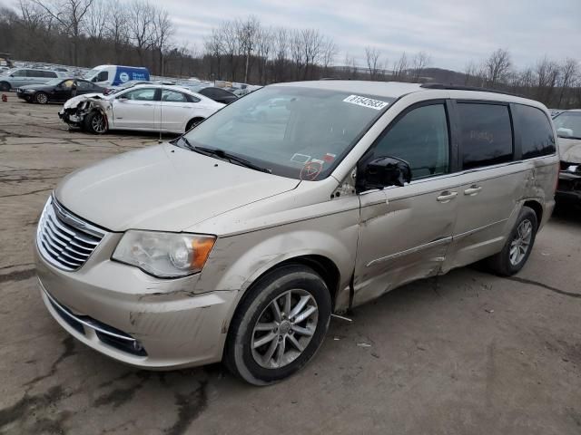 2013 Chrysler Town & Country Touring L