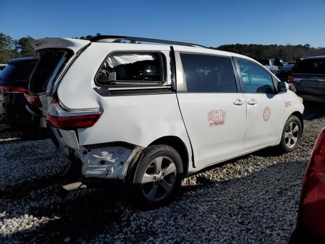 2017 Toyota Sienna LE