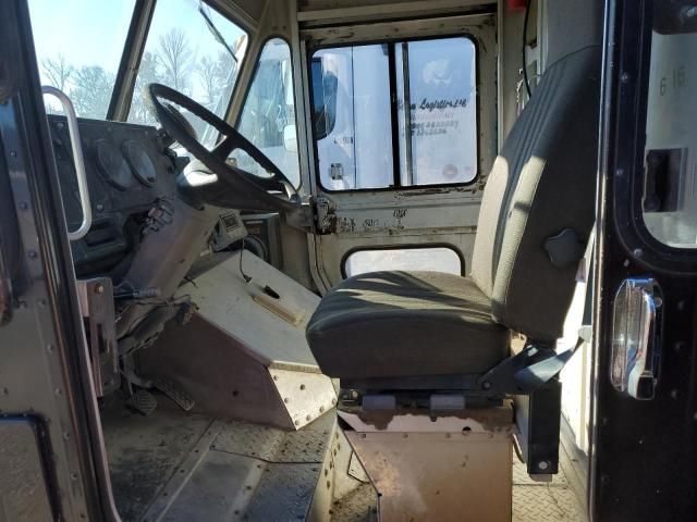 2009 Freightliner Chassis M Line WALK-IN Van