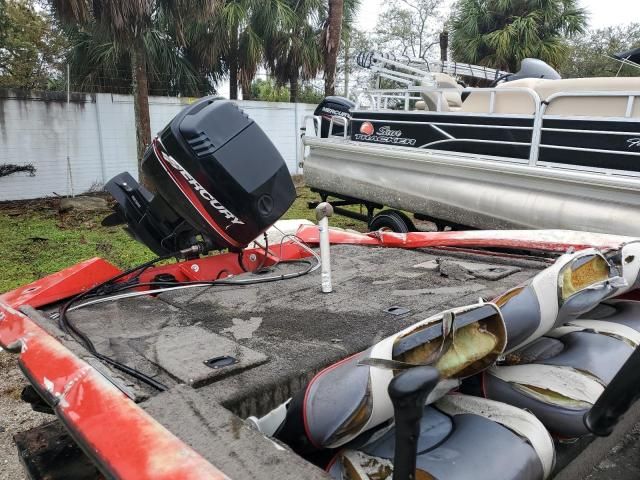 2004 White 2005 Bass Boat