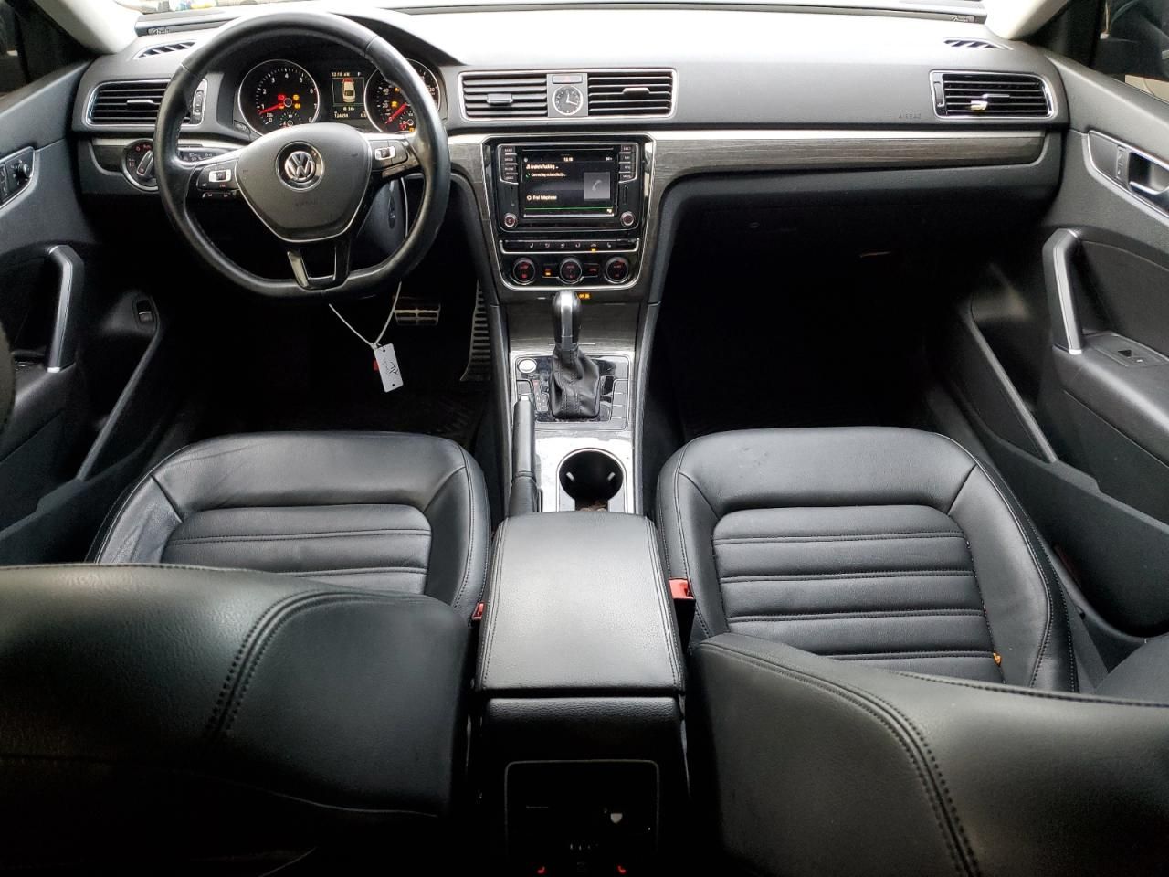 2017 Volkswagen Passat sel Premium