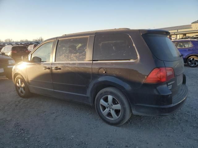 2011 Volkswagen Routan SE