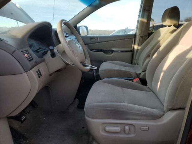 2005 Toyota Sienna CE