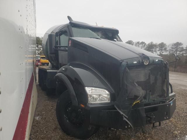 2018 Kenworth Construction T880