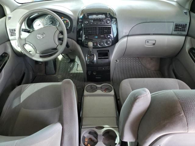 2005 Toyota Sienna CE