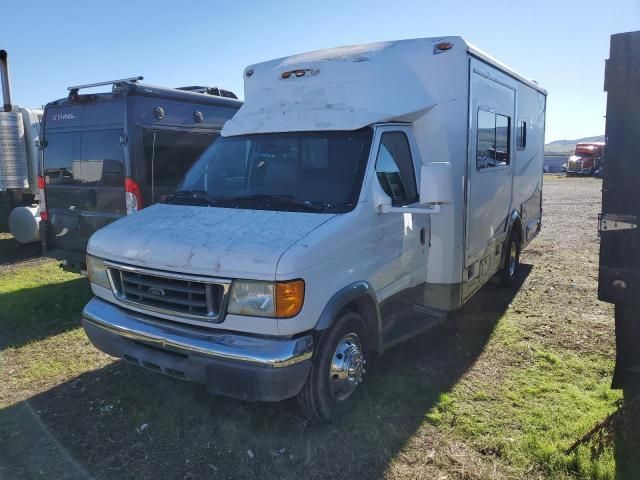 2004 Ford Econoline E450 Super Duty Cutaway Van