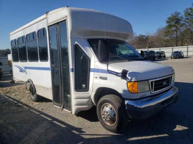 2005 Ford Econoline E350 Super Duty Cutaway Van