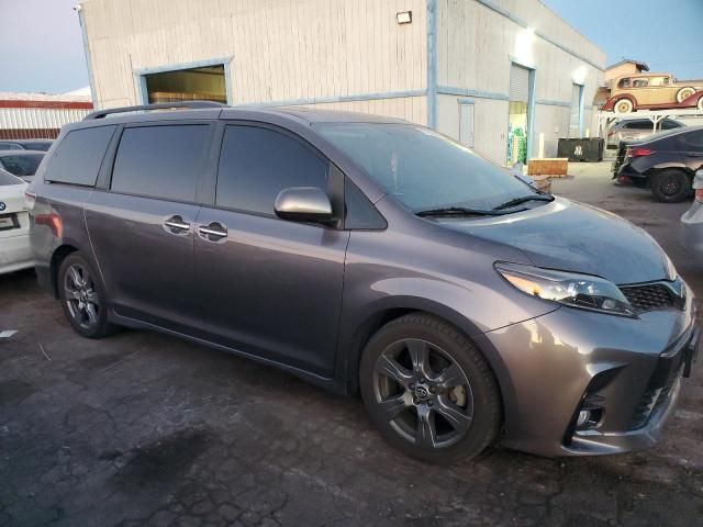 2018 Toyota Sienna SE