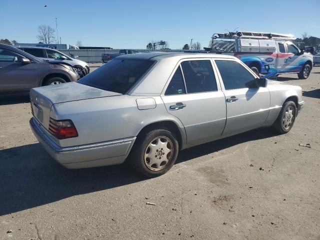 1995 Mercedes-Benz E 320 Base