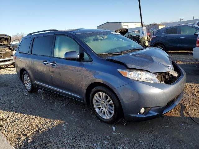 2015 Toyota Sienna XLE