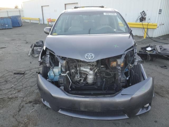 2014 Toyota Sienna XLE