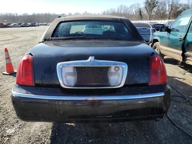 2001 Lincoln Town Car Signature