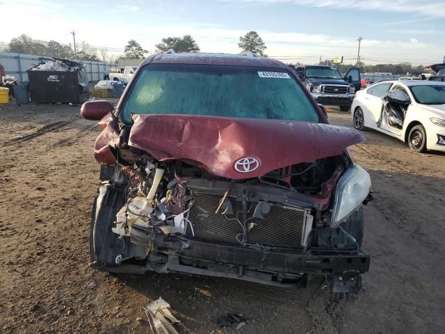 2016 Toyota Sienna XLE