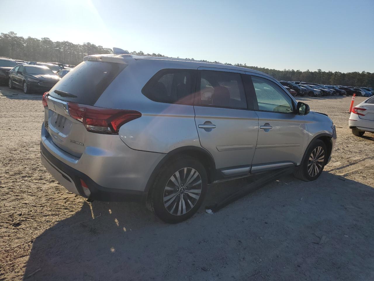 2019 Mitsubishi Outlander es