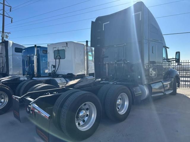 2016 Kenworth Construction T680