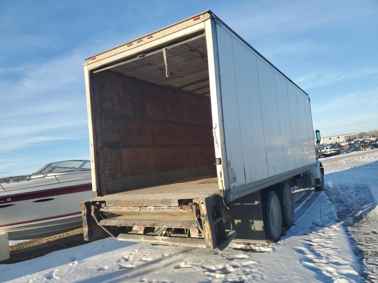 2004 Peterbilt 330