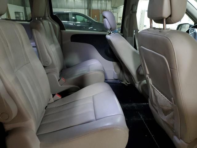 2013 Chrysler Town & Country Touring