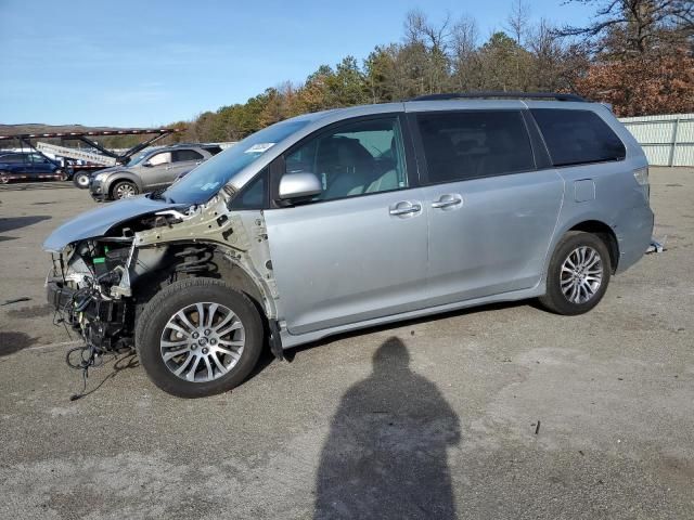 2019 Toyota Sienna XLE