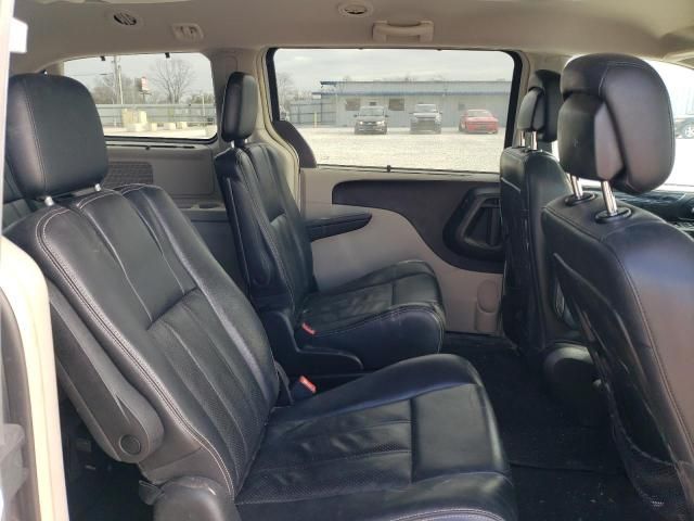 2012 Chrysler Town & Country Touring L