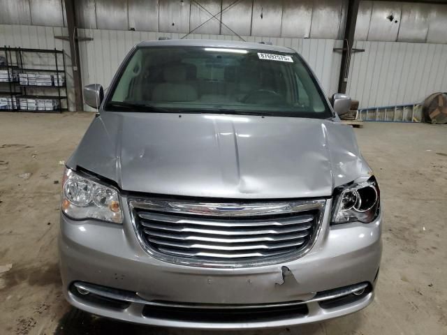 2013 Chrysler Town & Country Touring