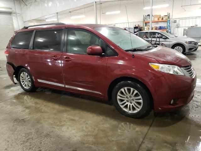 2014 Toyota Sienna XLE