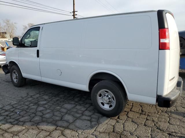 2022 Chevrolet Express G2500