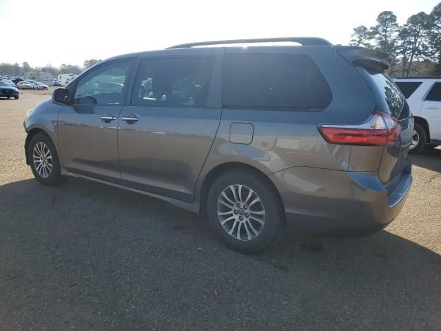 2018 Toyota Sienna XLE