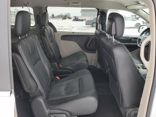 2016 Chrysler Town & Country Touring