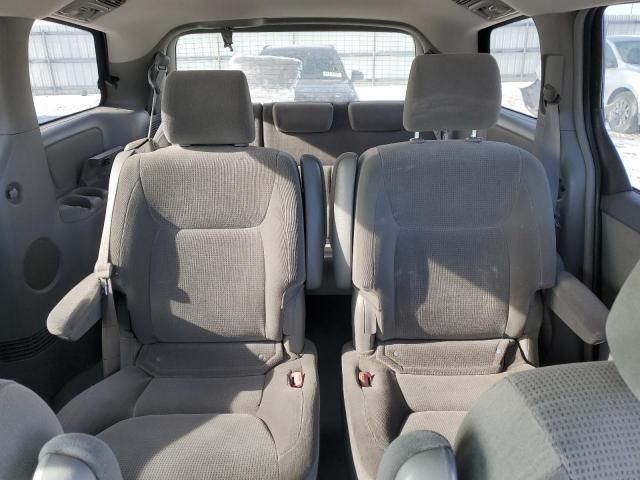 2004 Toyota Sienna CE