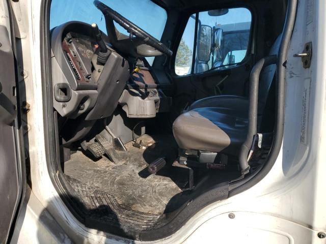 2005 Freightliner M2 106 Medium Duty