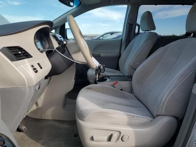 2014 Toyota Sienna LE