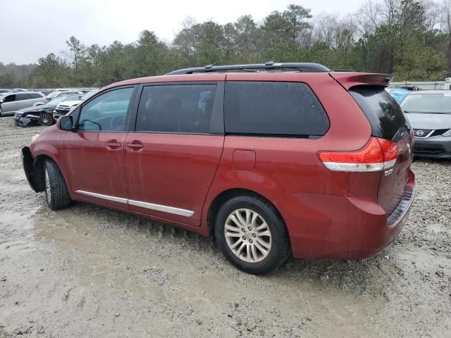 2013 Toyota Sienna XLE