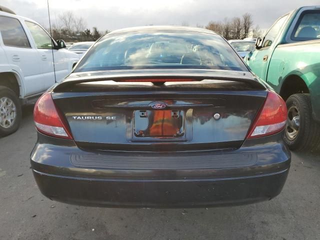 2005 Ford Taurus SE