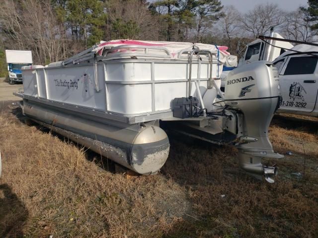 2008 Crestliner Boat