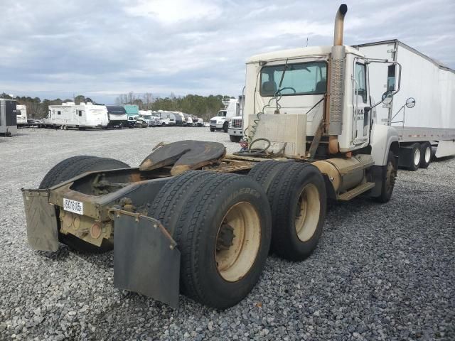 2006 Mack 600 CHN600