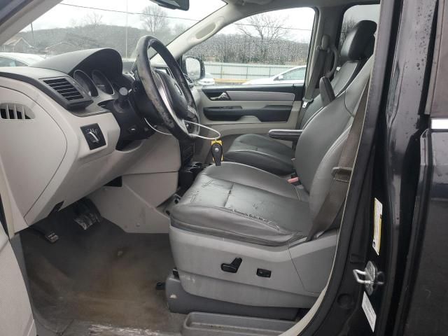 2012 Volkswagen Routan SE