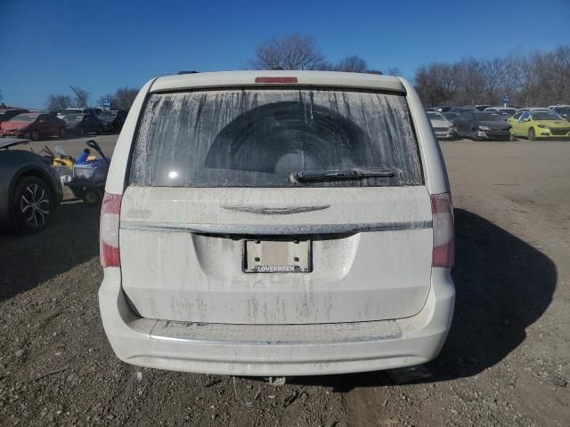 2013 Chrysler Town & Country Touring L