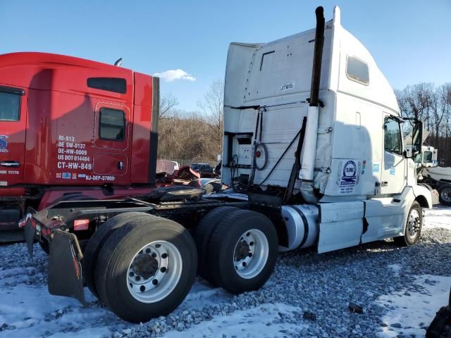 2014 Volvo VN Semi Truck