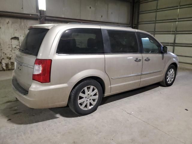 2016 Chrysler Town & Country Touring