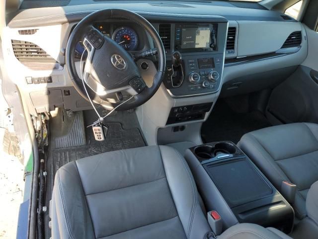 2016 Toyota Sienna XLE