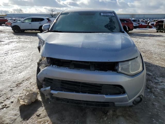 2014 Mitsubishi Outlander SE