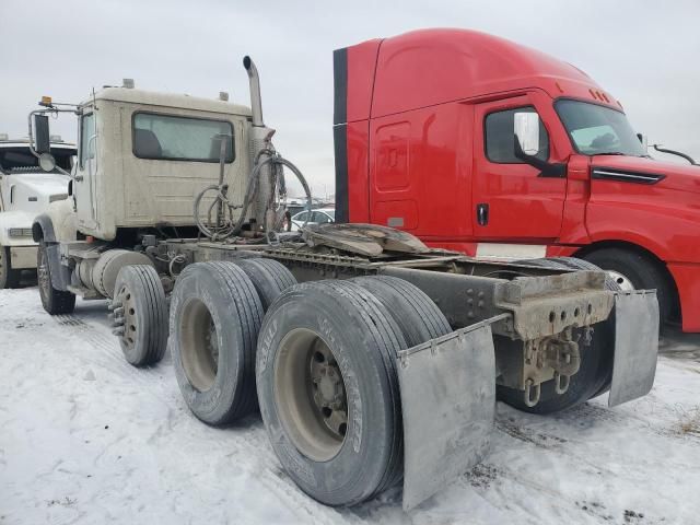 2007 Mack 700 CV700