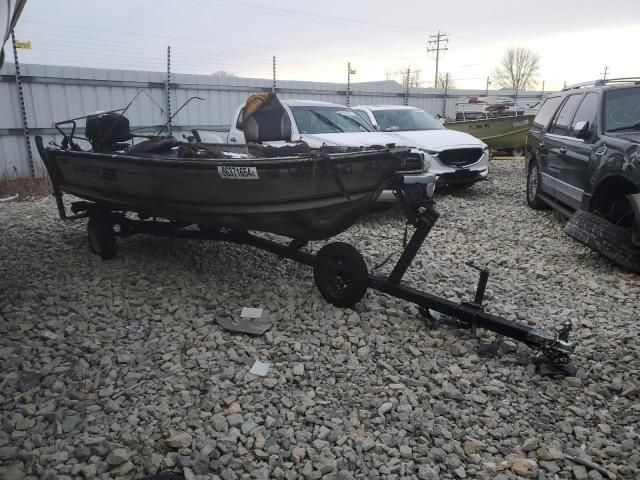 1985 Alumacraft Boat