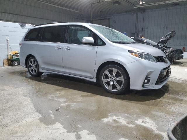 2018 Toyota Sienna SE