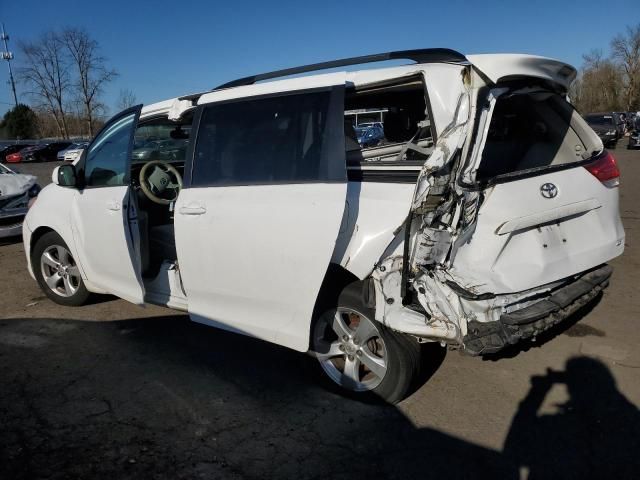 2013 Toyota Sienna LE