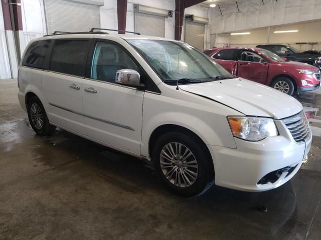 2014 Chrysler Town & Country Touring L