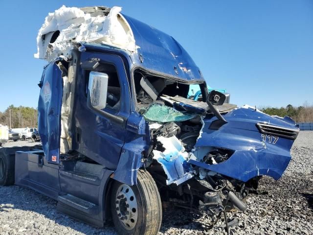 2019 Freightliner Cascadia 126