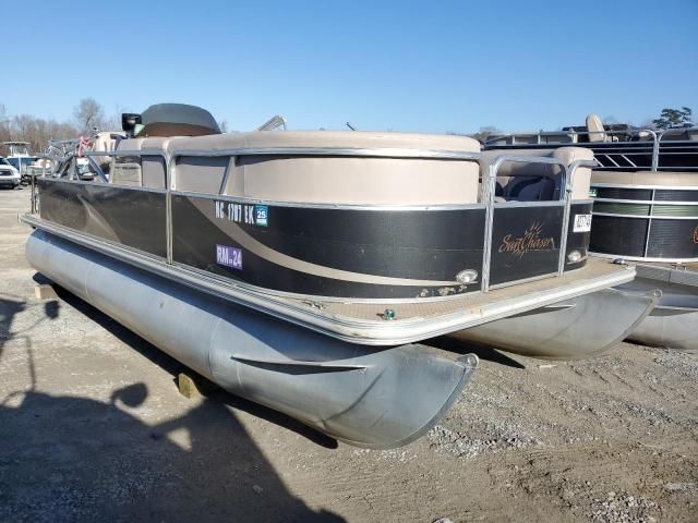 2013 Suncruiser Boat