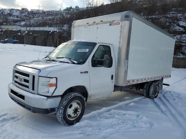 2019 Ford Econoline E450 Super Duty Cutaway Van